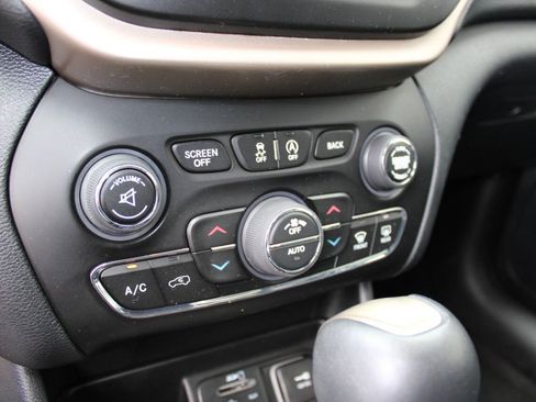 Used 2016 Jeep Cherokee High Altitude AWD/4WD image 16