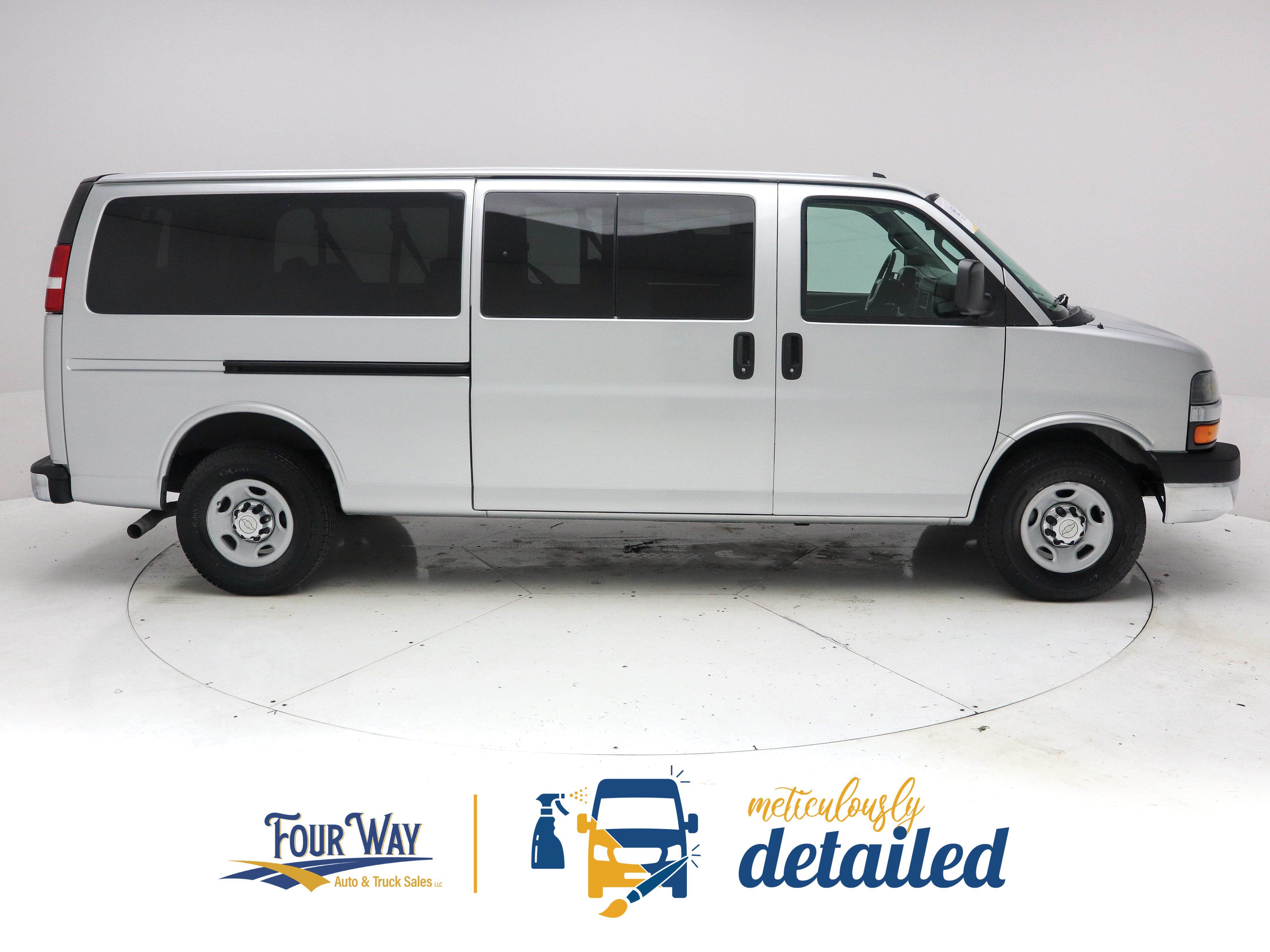 Used 2016 Chevrolet Express 3500 LT w/ LT Preferred Equipment Group RWD image 2