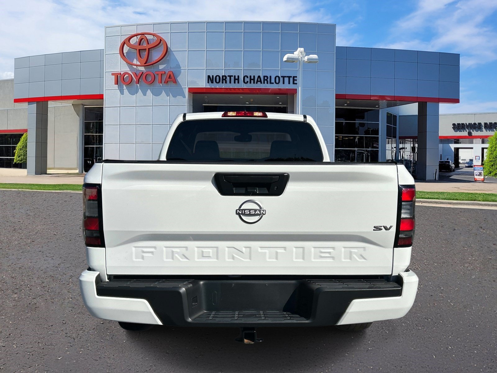 Used 2024 Nissan Frontier SV RWD image 5