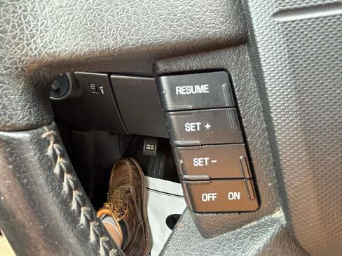 Used 2009 Ford Edge SEL FWD image 19