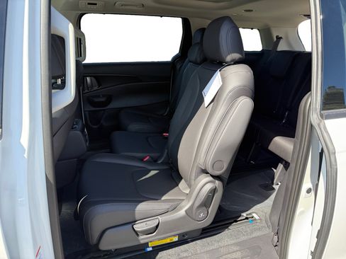 New 2026 Kia Carnival SX image 16