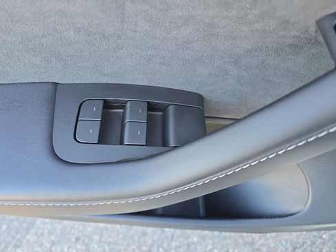 Used 2023 Tesla Model 3 Standard Range image 29