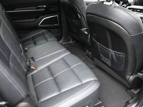 Used 2022 Kia Telluride EX w/ Towing Package FWD image 8