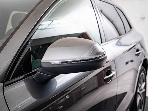 Used 2025 Audi Q5 2.0T Premium w/ Convenience Plus Package image 17