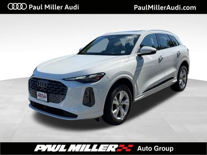 Used 2025 Audi Q5 Premium w/ Convenience Package