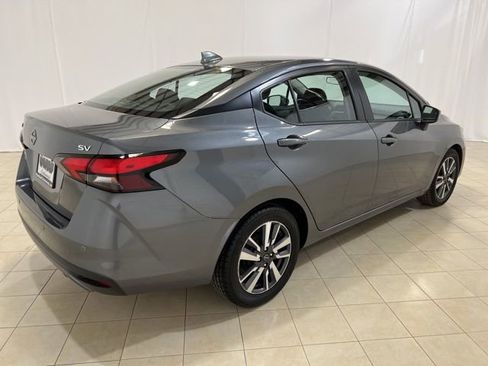 Used 2023 Nissan Versa SV image 5