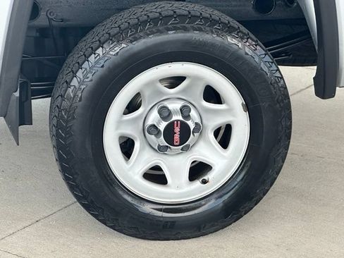 Used 2017 GMC Sierra 1500 2WD Regular Cab image 11