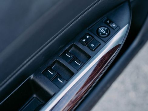 Used 2016 Acura TLX V6 SH-AWD w/ Technology Pkg image 16