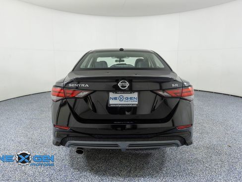 Used 2022 Nissan Sentra SR w/ SR Premium Package FWD image 6