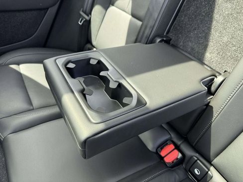 Certified 2025 Volvo XC40 B5 Plus AWD/4WD image 13