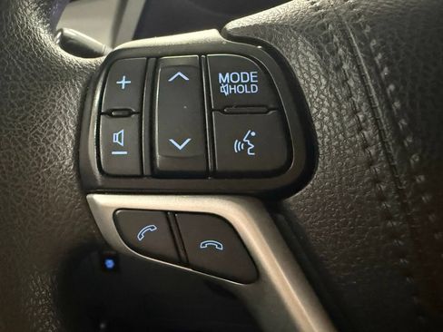 Used 2020 Toyota Sienna LE FWD image 19