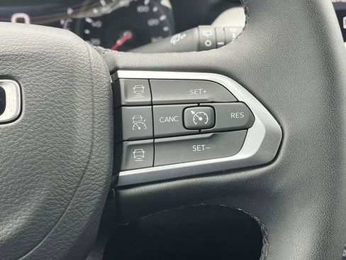 Used 2025 Jeep Compass Limited image 27