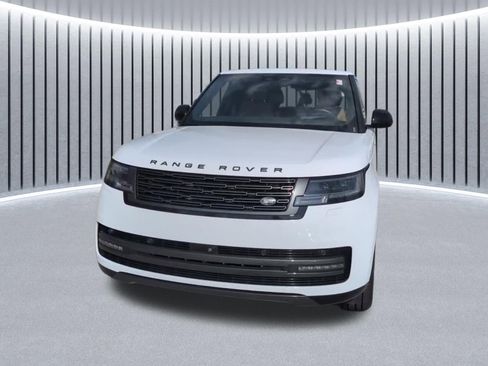 Used 2024 Land Rover Range Rover SE AWD/4WD image 3