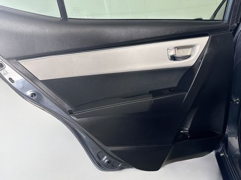 Used 2018 Toyota Corolla LE image 25