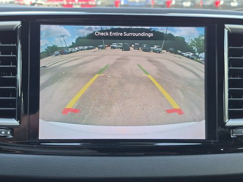 Used 2025 Chrysler Pacifica Select FWD image 23