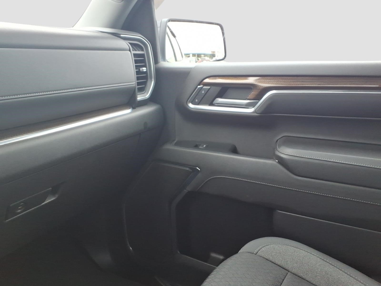 Used 2023 Chevrolet Silverado 1500 RST AWD/4WD image 25