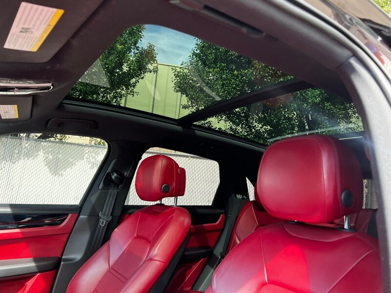 Used 2020 Porsche Cayenne AWD/4WD image 17