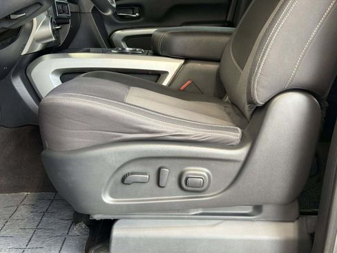 Used 2021 Nissan Titan SV w/ SV Convenience Package AWD/4WD image 15