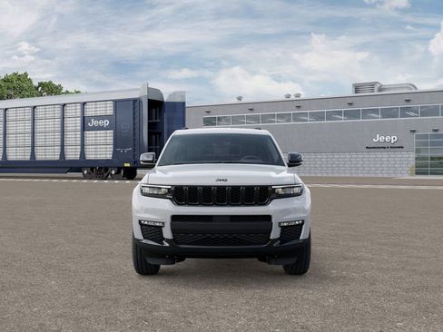 New 2025 Jeep Grand Cherokee L Limited w/ Black Appearance Package AWD/4WD image 6