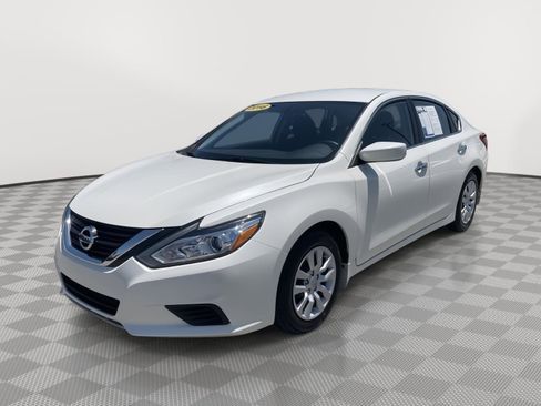 Used 2016 Nissan Altima 2.5 S w/ Power Driver Seat Package FWD image 4