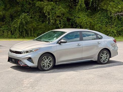 Used 2023 Kia Forte GT-Line w/ GT-Line Technology Package FWD image 2