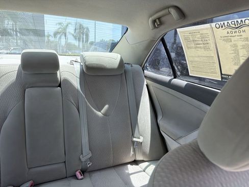 Used 2010 Toyota Camry LE FWD image 13