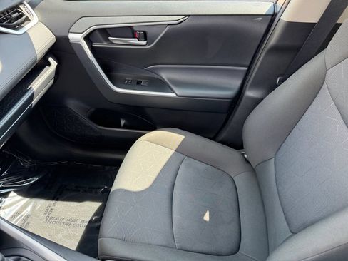 Certified 2025 Toyota RAV4 XLE AWD/4WD image 30