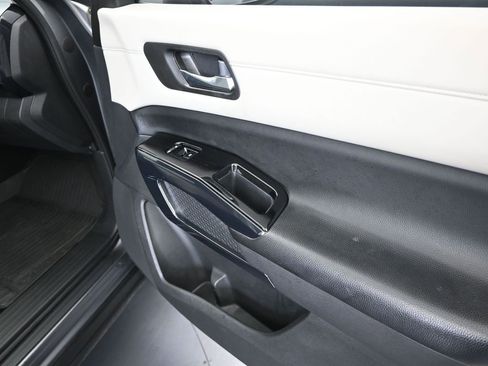 Used 2022 Nissan Pathfinder SV image 24