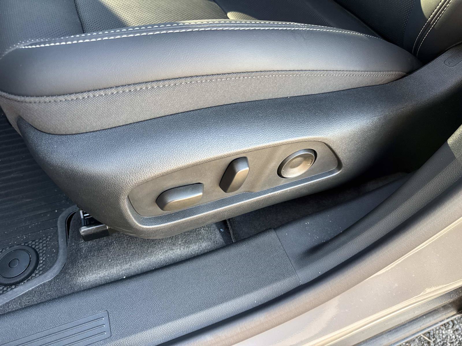 New 2027 GMC Terrain Elevation FWD image 21