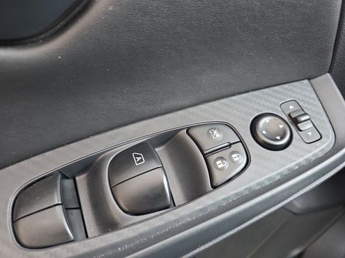 Used 2025 Nissan Sentra S FWD image 26