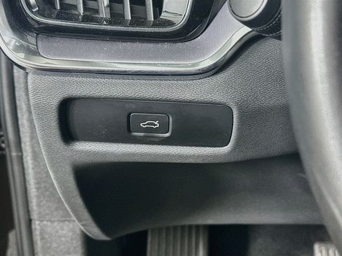 Used 2024 Volvo S60 B5 Core FWD image 17