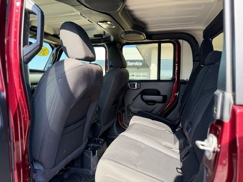 Used 2021 Jeep Gladiator Sport AWD/4WD image 8