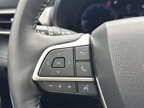 Used 2024 Toyota Highlander Platinum image 19