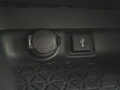 Certified 2021 Toyota RAV4 LE image 28