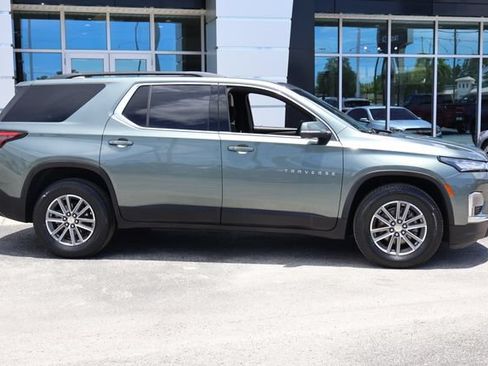 Used 2022 Chevrolet Traverse LT FWD image 10