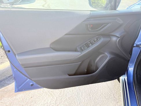 Used 2025 Subaru Crosstrek 2.0i Premium image 11