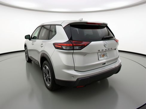 Used 2025 Nissan Rogue SV image 6
