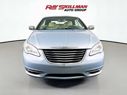 Used 2013 Chrysler 200 Limited FWD image 2