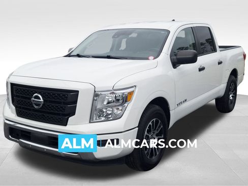 Used 2023 Nissan Titan SV image 1