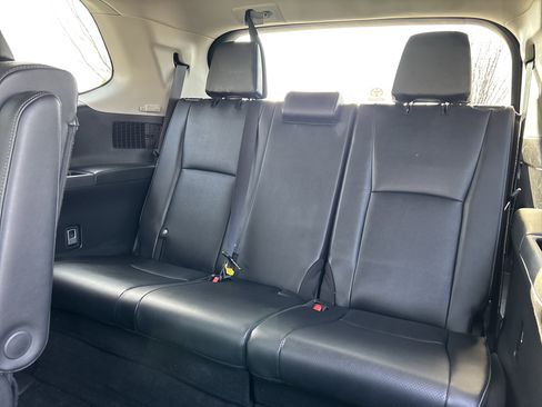 Used 2025 Toyota Grand Highlander Limited image 32