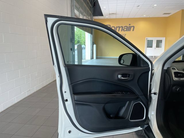 Used 2019 Jeep Compass Sport AWD/4WD image 9