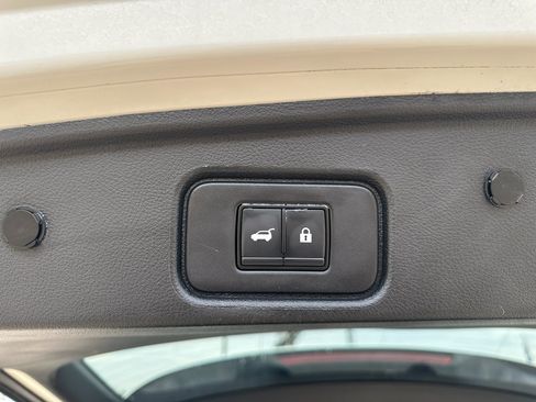 Used 2022 Nissan Pathfinder SL image 28