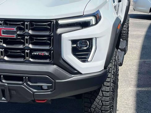 New 2026 GMC Canyon AT4X w/ AT4X AEV Edition AWD/4WD image 9