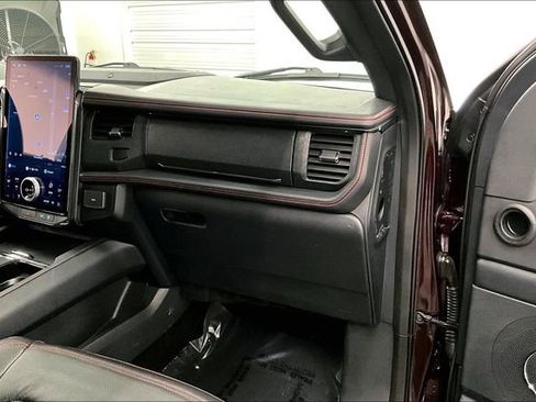 Used 2023 Ford Expedition Max Limited image 17