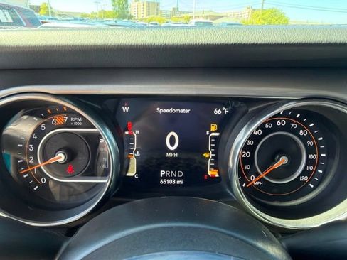 Used 2020 Jeep Wrangler Unlimited Sahara w/ Cold Weather Group AWD/4WD image 17