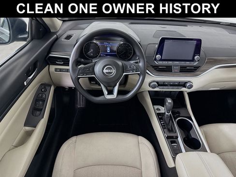 Used 2024 Nissan Altima 2.5 SV AWD/4WD image 2