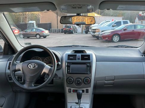 Used 2013 Toyota Corolla LE Special Edition image 16