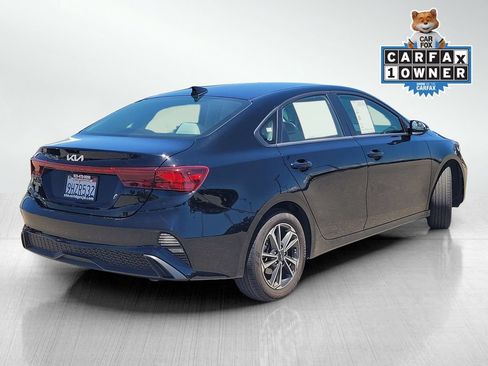 Used 2023 Kia Forte LXS w/ LXS Technology Package FWD image 4