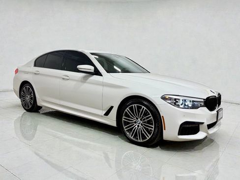 Used 2020 BMW 530e w/ M Sport Package image 8