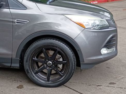 Used 2013 Ford Escape Titanium w/ Parking Technology Pkg FWD image 2